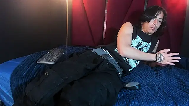 ParanoidTemptaion  online show from February 2025 03:41:02 PM