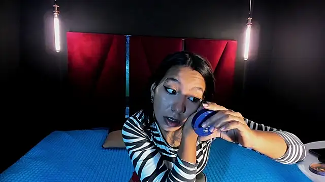 ParanoidTemptaion  online show from February 2025 12:39:02 PM