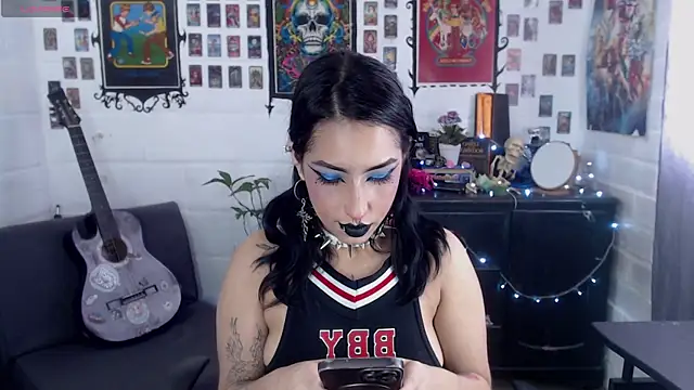 Snapshot of Nyx_Blackmoon chatting on February 2025 05:06:01 PM Nyx Blackmoon online show from February 2025 05:06:01 PM