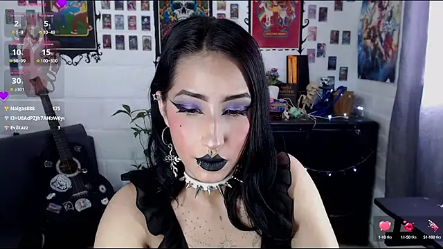 Snapshot of Nyx_Blackmoon chatting on February 2025 04:00:01 PM Nyx Blackmoon online show from February 2025 04:00:01 PM