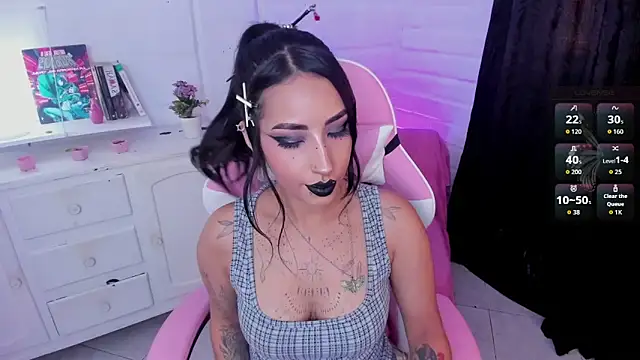 Snapshot of Nyx_Blackmoon chatting on September 2025 03:35:02 PM Nyx Blackmoon online show from September 2025 03:35:02 PM