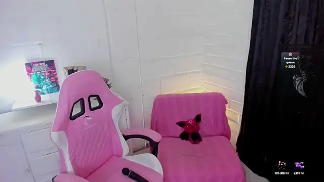 Snapshot of Nyx_Blackmoon chatting on October 2025 03:01:02 PM Nyx Blackmoon online show from October 2025 03:01:02 PM