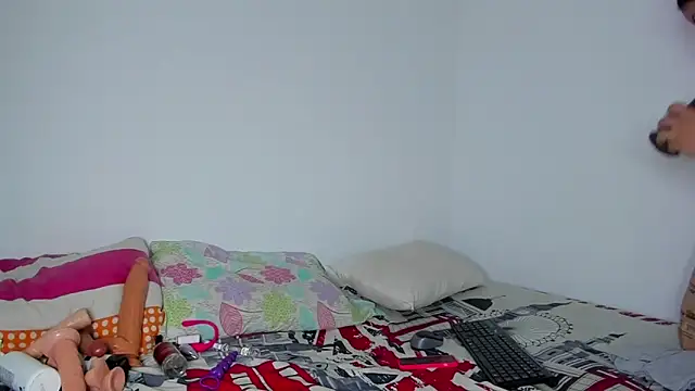 MELINAMARTINS online show from February 2026 10:19:01 PM