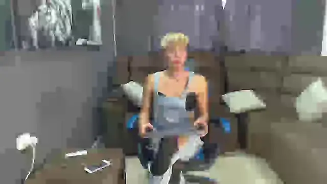 Snapshot of mchissexx chatting on September 2025 03:05:01 PM mchissexx online show from September 2025 03:05:01 PM