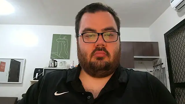 Snapshot of alexxxbear chatting on February 2025 09:35:02 PM alexxxbear online show from February 2025 09:35:02 PM