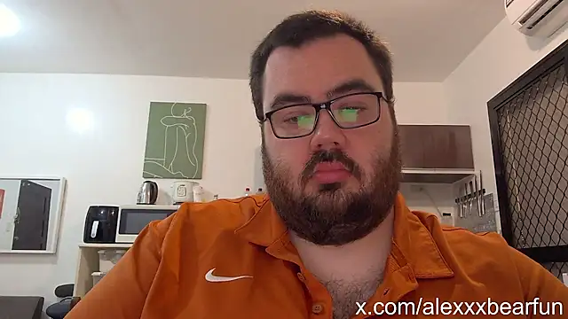 Snapshot of alexxxbear chatting on February 2025 01:08:01 AM alexxxbear online show from February 2025 01:08:01 AM