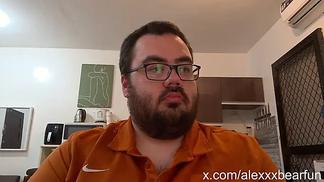 Snapshot of alexxxbear chatting on February 2025 08:01:01 AM alexxxbear online show from February 2025 08:01:01 AM