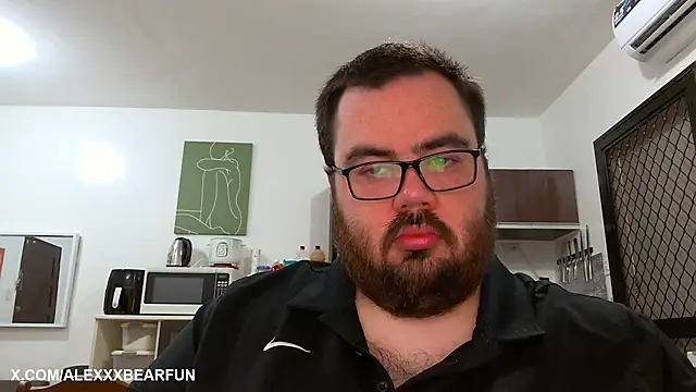 Snapshot of alexxxbear chatting on February 2025 04:29:01 AM alexxxbear online show from February 2025 04:29:01 AM