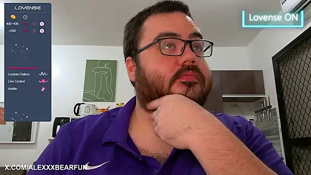 Snapshot of alexxxbear chatting on March 2025 05:22:02 PM alexxxbear online show from March 2025 05:22:02 PM