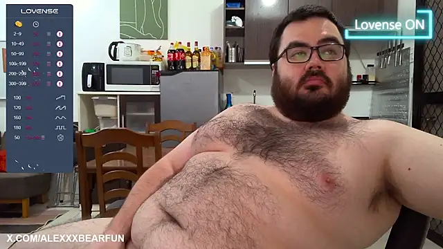 Snapshot of alexxxbear chatting on March 2025 08:27:01 PM alexxxbear online show from March 2025 08:27:01 PM