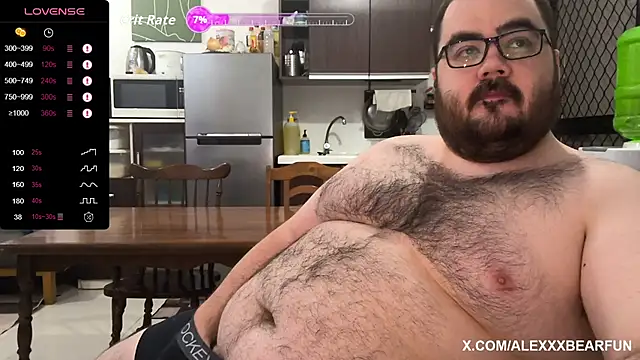 Snapshot of alexxxbear chatting on September 2025 11:48:01 PM alexxxbear online show from September 2025 11:48:01 PM