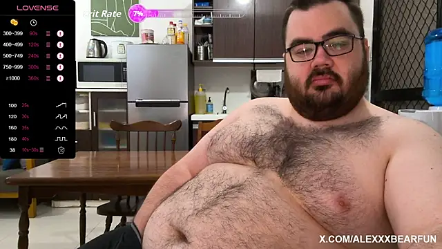 Snapshot of alexxxbear chatting on September 2025 10:34:02 PM alexxxbear online show from September 2025 10:34:02 PM