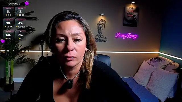 Snapshot of bossyroxy84 chatting on February 2026 01:15:02 AM bossyroxy84 online show from February 2026 01:15:02 AM