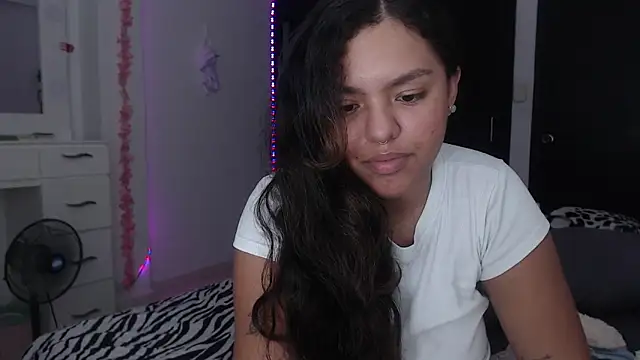 Snapshot of Anitta_bell chatting on February 2025 08:31:02 PM Anitta bell online show from February 2025 08:31:02 PM