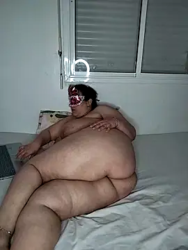 Snapshot of salma11125 chatting on March 2025 01:56:01 AM salma11125 online show from March 2025 01:56:01 AM