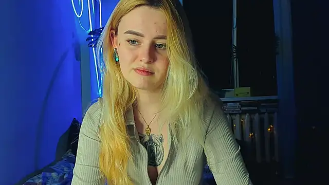 Alexa Pirs online show from March 2025 09:14:02 PM