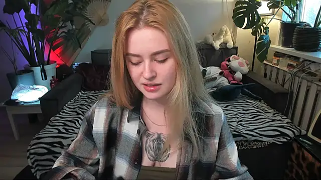 Alexa Pirs online show from March 2026 02:42:02 PM