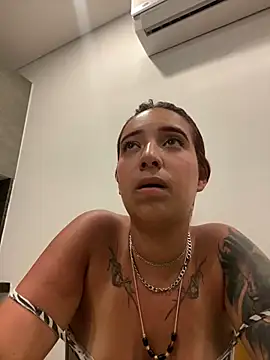 Snapshot of Scarlett-LS chatting on February 2025 01:36:02 AM Scarlett-LS online show from February 2025 01:36:02 AM