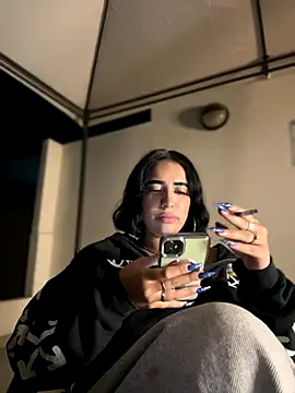 Snapshot of Scarlett-LS chatting on September 2025 01:49:02 AM Scarlett-LS online show from September 2025 01:49:02 AM