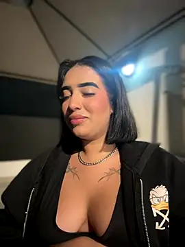 Snapshot of Scarlett-LS chatting on September 2025 01:40:01 AM Scarlett-LS online show from September 2025 01:40:01 AM