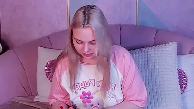 Snapshot of CLAIRE_VOGT chatting on February 2025 05:39:01 PM CLAIRE VOGT online show from February 2025 05:39:01 PM