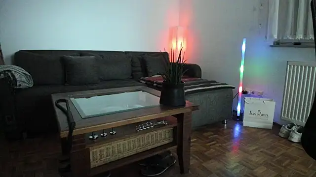 Snapshot of molicaremolicare chatting on November 2025 01:01:01 PM molicaremolicare online show from November 2025 01:01:01 PM