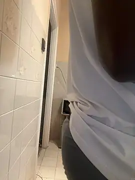 Snapshot of Budibudi5 chatting on March 2025 11:37:01 PM Budibudi5 online show from March 2025 11:37:01 PM