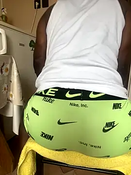 Snapshot of Budibudi5 chatting on October 2025 09:02:02 AM Budibudi5 online show from October 2025 09:02:02 AM