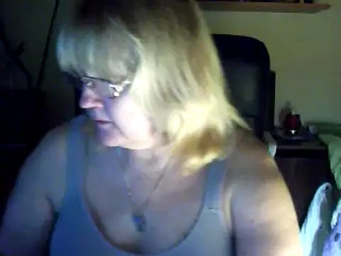 Snapshot of Violet5364 chatting on March 2025 08:46:02 PM Violet5364 online show from March 2025 08:46:02 PM