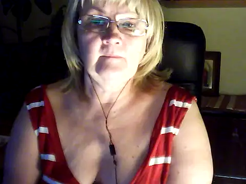 Snapshot of Violet5364 chatting on November 2025 09:26:01 PM Violet5364 online show from November 2025 09:26:01 PM