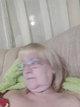 Snapshot of Violet5364 chatting on December 2025 08:39:01 PM Violet5364 online show from December 2025 08:39:01 PM