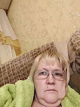 Snapshot of Violet5364 chatting on January 2026 09:39:02 PM Violet5364 online show from January 2026 09:39:02 PM