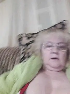 Snapshot of Violet5364 chatting on February 2026 09:29:02 PM Violet5364 online show from February 2026 09:29:02 PM