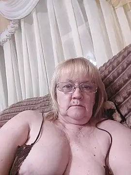 Snapshot of Violet5364 chatting on June 2026 08:13:02 PM Violet5364 online show from June 2026 08:13:02 PM