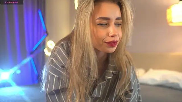  Spring Day  online show from November 2025 11:35:01 AM