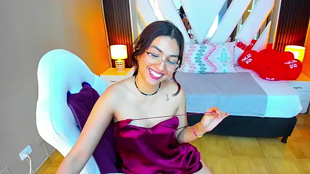 Cristin Petite online show from February 2025 05:04:02 PM