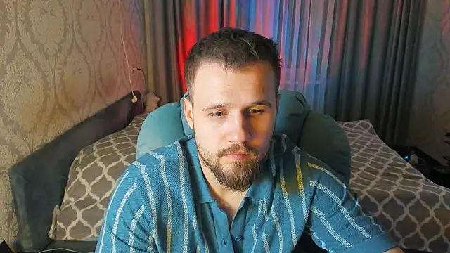 Snapshot of Vladik_b chatting on February 2026 05:46:02 PM Vladik b online show from February 2026 05:46:02 PM