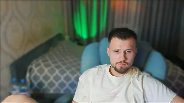 Snapshot of Vladik_b chatting on March 2026 06:03:01 PM Vladik b online show from March 2026 06:03:01 PM