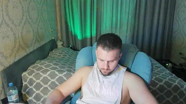 Snapshot of Vladik_b chatting on March 2026 06:01:01 PM Vladik b online show from March 2026 06:01:01 PM