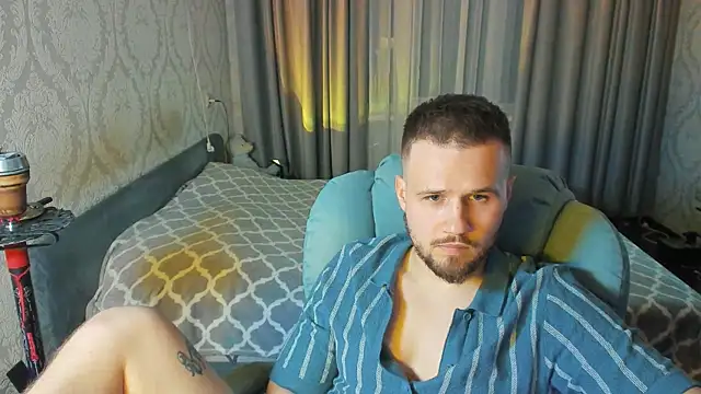 Snapshot of Vladik_b chatting on April 2026 05:29:01 PM Vladik b online show from April 2026 05:29:01 PM