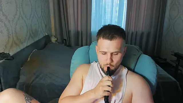 Snapshot of Vladik_b chatting on June 2026 06:22:02 PM Vladik b online show from June 2026 06:22:02 PM