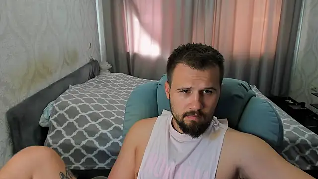 Snapshot of Vladik_b chatting on August 2026 09:00:02 AM Vladik b online show from August 2026 09:00:02 AM