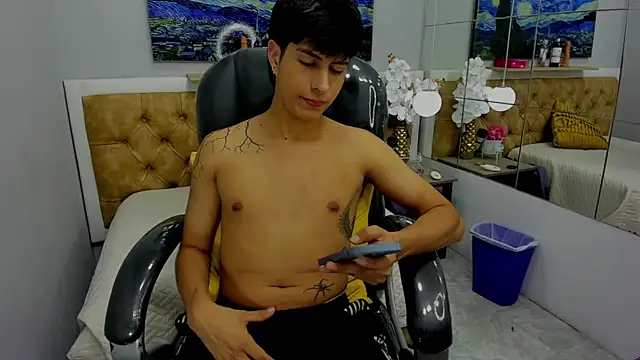 Estiv18  online show from September 2025 01:05:01 AM