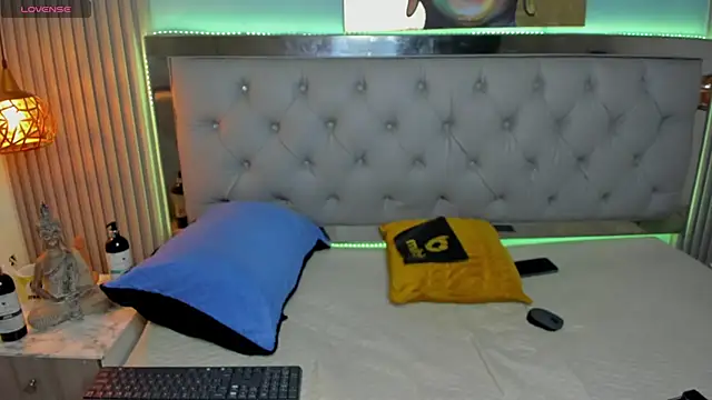 Estiv18  online show from November 2025 06:02:02 AM