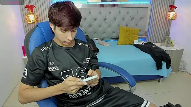 Estiv18  online show from January 2026 02:50:01 AM