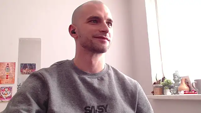 OskarBreno online show from April 2026 04:13:02 PM