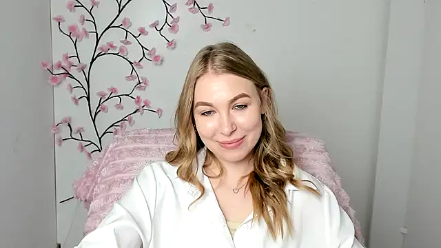 Snapshot of Dana_flowers chatting on July 2026 05:38:02 AM Dana flowers online show from July 2026 05:38:02 AM