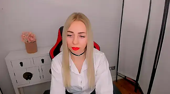 Snapshot of MargaritaRose chatting on February 2025 06:37:02 PM MargaritaRose online show from February 2025 06:37:02 PM