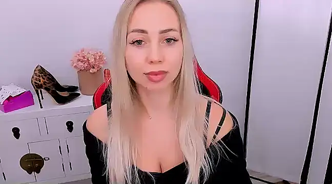 Snapshot of MargaritaRose chatting on March 2025 06:34:01 PM MargaritaRose online show from March 2025 06:34:01 PM