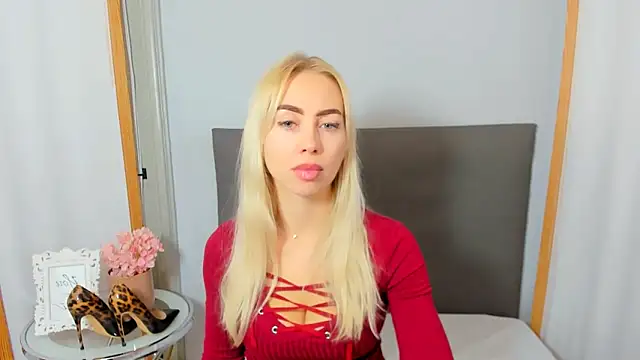 Snapshot of MargaritaRose chatting on October 2025 08:15:02 PM MargaritaRose online show from October 2025 08:15:02 PM